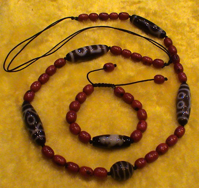 Modern-Dzi-Bead-Necklace-3